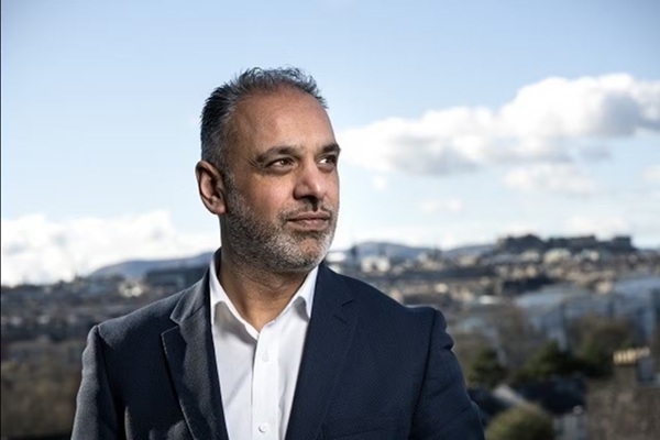 Rav Singh: The Journey of a Showbiz Journalist Who Redefined British Entertainment Media