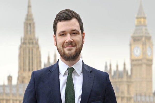 Henry Zeffman: The Rise of BBC’s Chief Political Correspondent and His Remarkable Journey in British Journalism